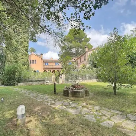 Charming In A Manor In Appartement