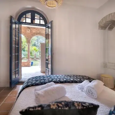 Appartement Charming In A Manor In Cannes